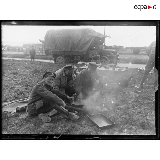 Fère-en-Tardenois (Aisne). Halte d'un convoi anglais. La cuisine. [légende d'origine]