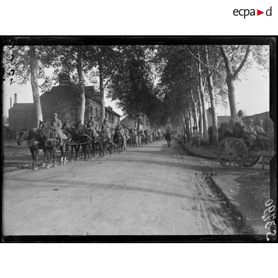 Soissons. Artillerie descendant de l'attaque. [légende d'origine]