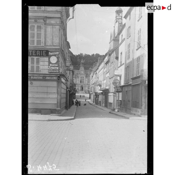 Château-Thierry (Aisne). La grande rue. [légende d'origine]