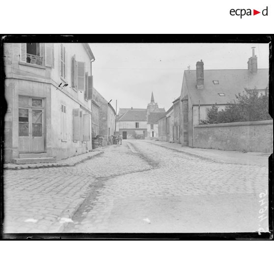 Mareuil-sur-Ourcq (Oise). La grande rue. [légende d'origine]