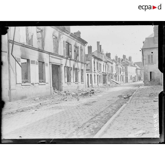 La Ferté-Milon (Aisne). Maisons bombardées. [légende d'origine]