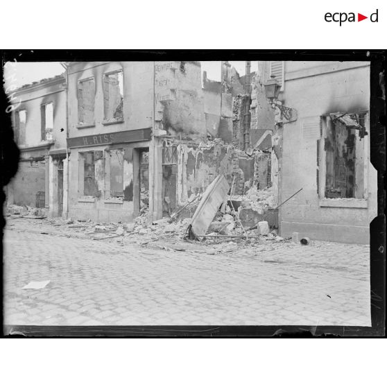 La Ferté-Milon (Aisne). Maisons bombardées. [légende d'origine]