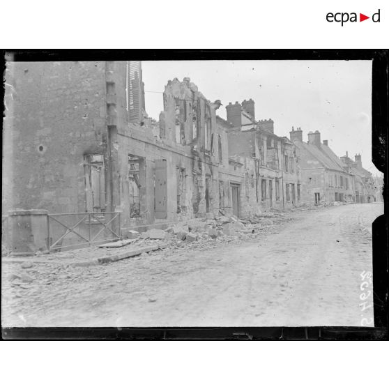 La Ferté-Milon (Aisne). Maisons bombardées. [légende d'origine]