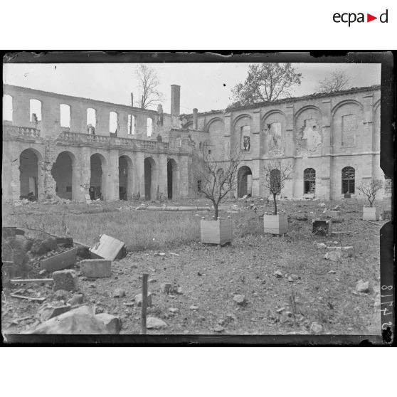 Longpont (Aisne). Le château. [légende d'origine]