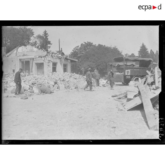 La Ferté-sous-Jouarre (Seine-et-Marne). La gare après le bombardement. [légende d'origine]