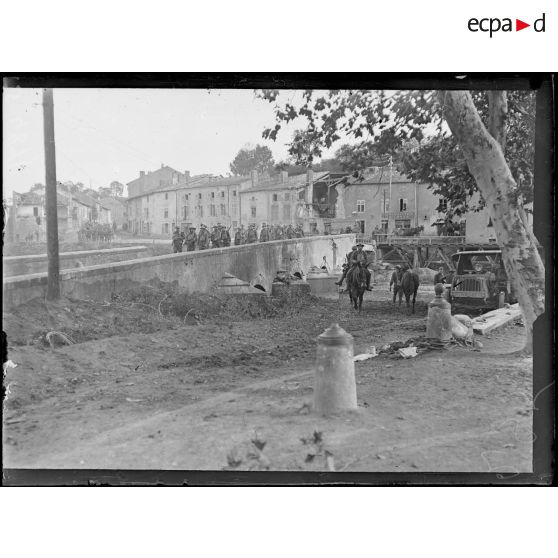 Thiaucourt (Meurthe-et-Moselle). Le pont. [légende d'origine]