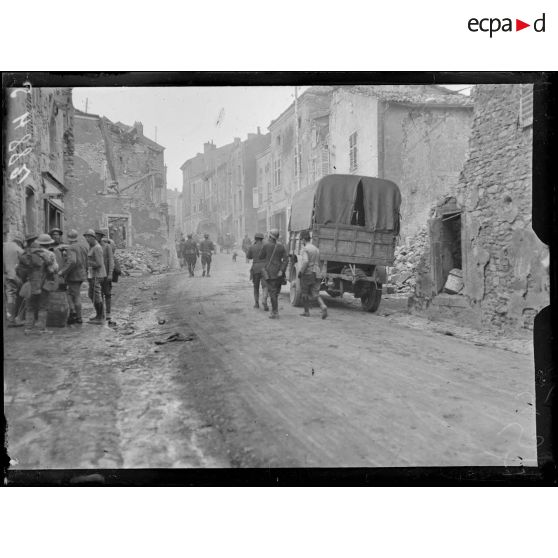 Thiaucourt (Meurthe-et-Moselle). Une rue. [légende d'origine]