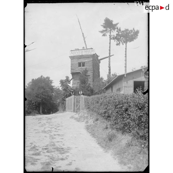 Sannois. Vue du moulin. [légende d'origine]