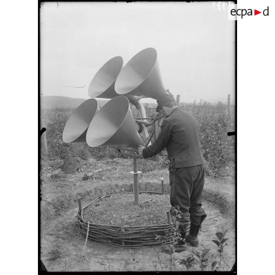 Frépillon. Poste d'écoute. [légende d'origine]