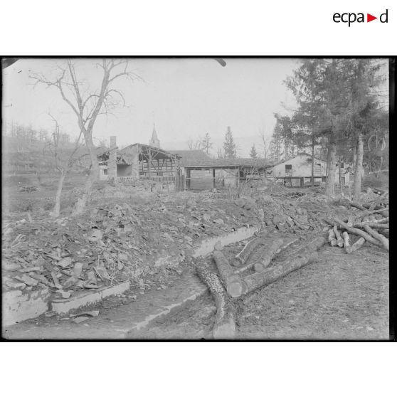 La Harazée (Marne). Entrée du village. [légende d'origine]