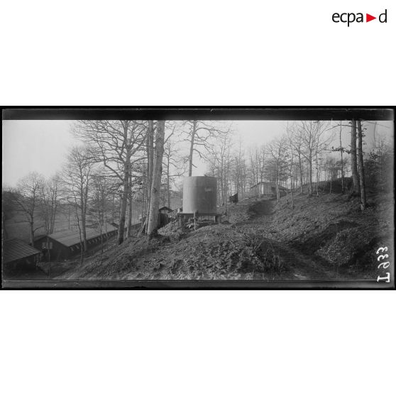 Au camp "Souniat" près La Cavette de Moiremont. Abri de la section du génie. 29-1-16. [légende d'origine]