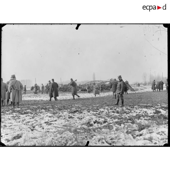 Aspect d'ensemble des ruines du zeppelin. [légende d'origine]