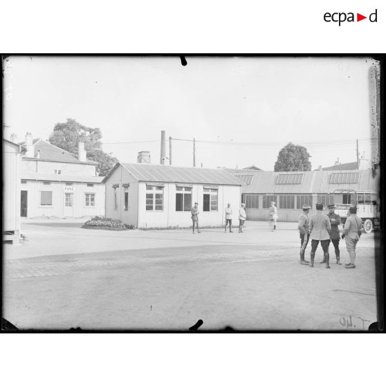 30 Juillet. Le Bourget. Administration. Bureaux du parc du camp retranché. [légende d'origine]