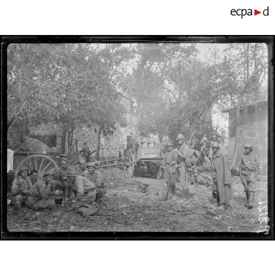 (Klabucista). Soldats russes au repos. 19 octobre 1916. [légende d'origine]