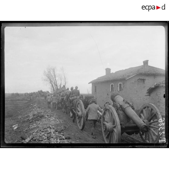 Negocani. 155 court en route vers monastir. 5-12-16. [légende d'origine]