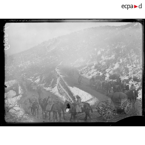 Col de Bigla. Echelon d'artillerie passant le col. [légende d'origine]