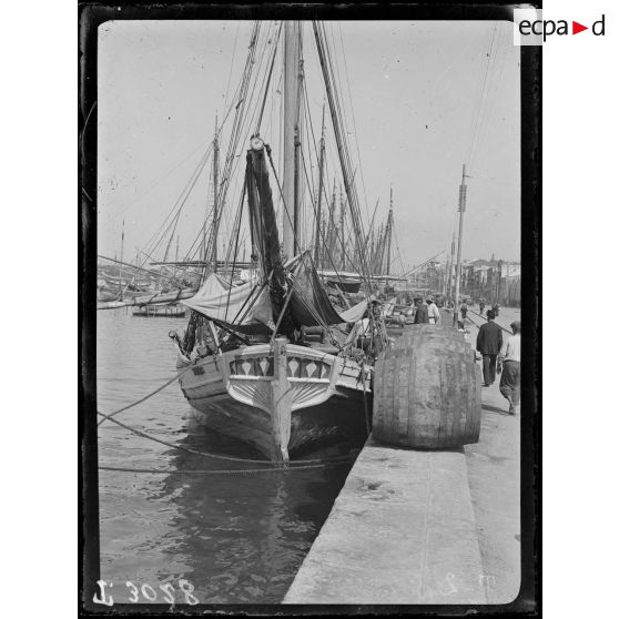 Salonique. Les quais. [légende d'origine]