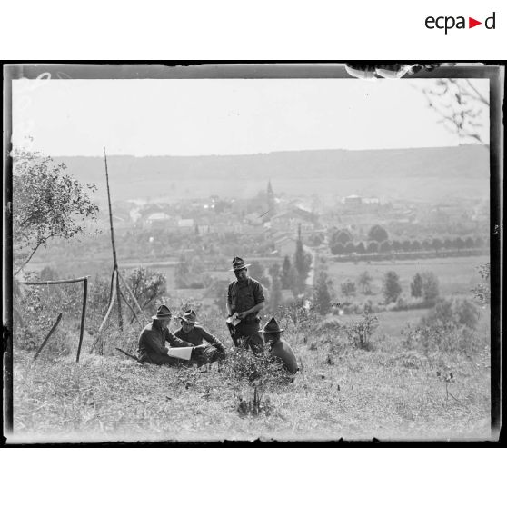 Tréveray, camp américain. Groupe d'américains. [légende d'origine]