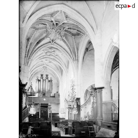 Nef de l'église de Montigny. [légende d'origine]