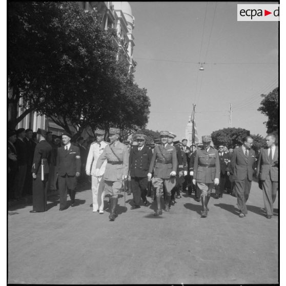 Cérémonie dans les rues d'Oran.