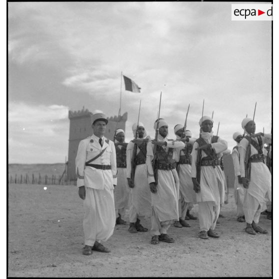 Cérémonie militaire à Tindouf (Algérie).