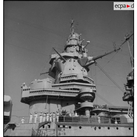 Passerelle d'un bâtiment de la Marine nationale.