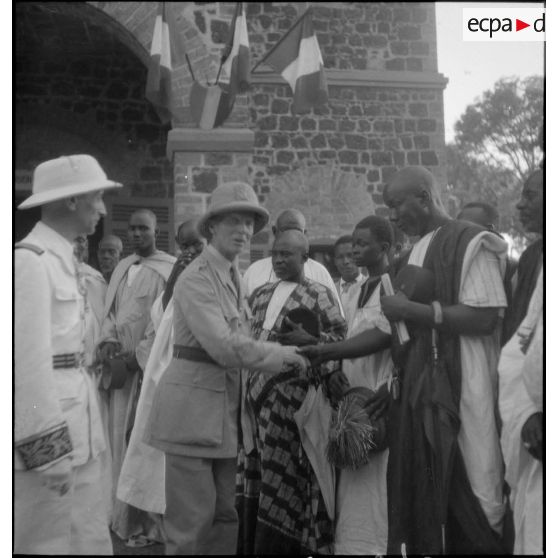 Voyage et tournée d'inspection du général d'armée Charles Huntziger au Sénégal.