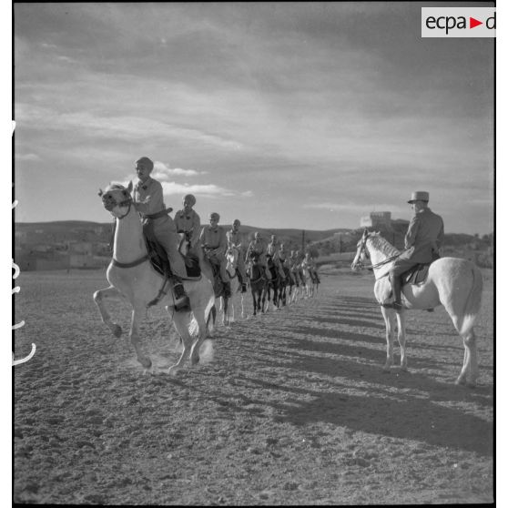 Classes à cheval au 5e escadron du 1er RSA.