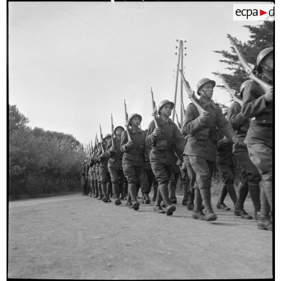 Défilé au camp de Valescure.