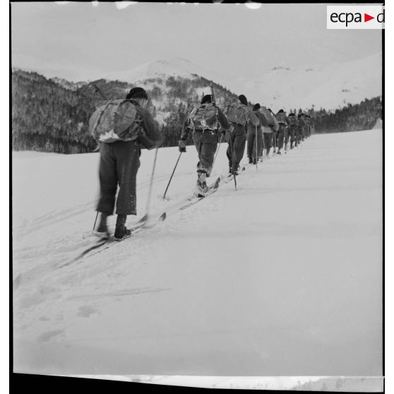 Mission de ravitaillement au centre d'entraînement en montagne du Lioran.