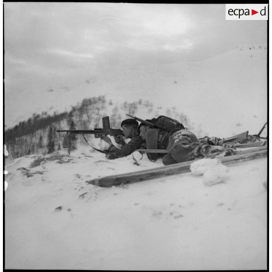 Eclaireurs-skieurs en séjour au centre d'entraînement en montagne du Lioran.