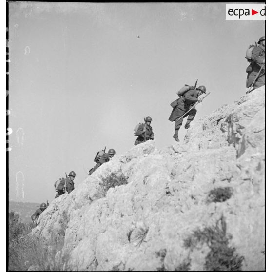 Entraînement des chasseurs du 43e RIA.