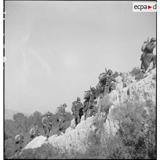 Entraînement des chasseurs du 43e RIA.