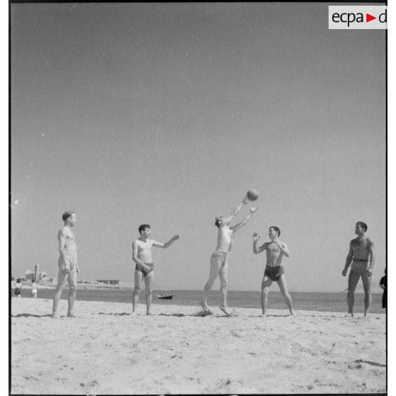 Jeu sur la plage de Sète.