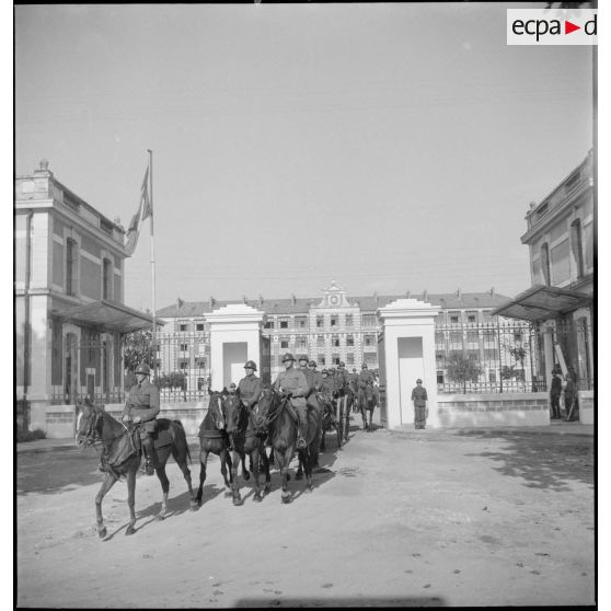 Entrée du quartier Toussaint, caserne de stationnement du 2e groupe du 24e RA.