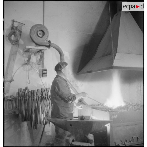 La forge de l'atelier de ferronnerie du 24e RA (régiment d'artillerie).