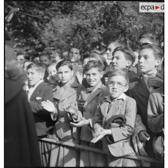 Enfants des écoles d'Arles.