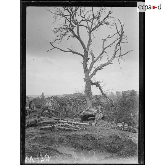 Curlu, ruines dans le village. [légende d'origine]