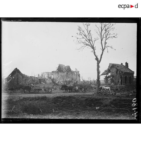 Ruines de l'église de Curlu. [légende d'origine]