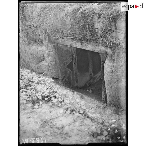 Nord d'Herbécourt, vue prise au boyau de la Choucroute. [légende d'origine]