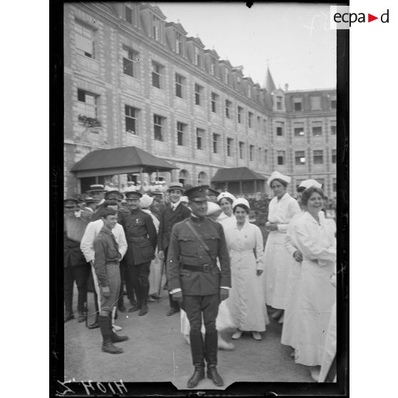 Neuilly-sur-Seine. Hôpital américain. Monsieur Justin Godart à la cérémonie pour la nomination du nouveau médecin-chef. [légende d'origine]