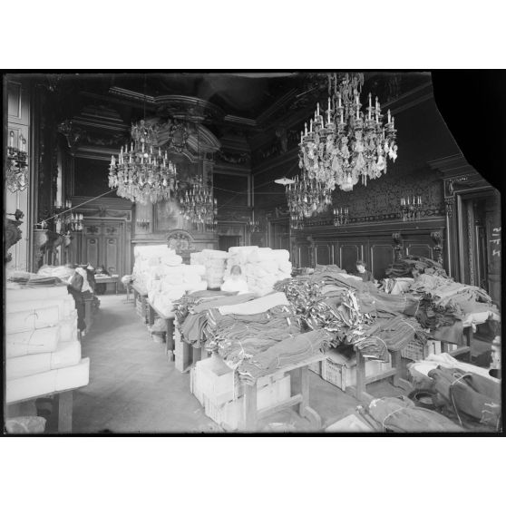 Lyon. Hôtel de ville. Dépôt des marchandises pour les [illisible]. [légende d'origine]