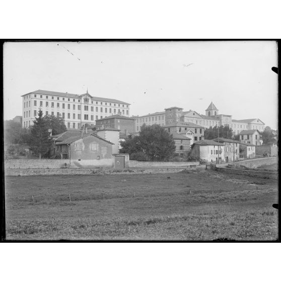 Sanatorium d'Alix (Rhône). Vue panoramique. [légende d'origine]