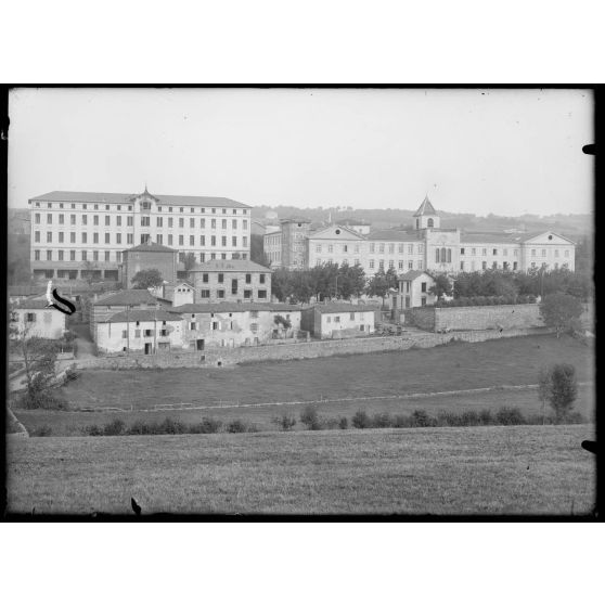 Sanatorium d'Alix (Rhône). Vue panoramique. [légende d'origine]