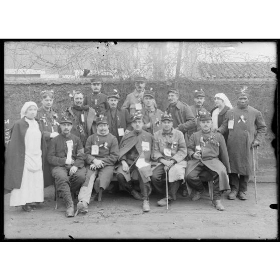 Lyon, Pré aux Clercs. Grands blessés. [légende d’origine]