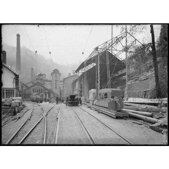 Forges et fonderies d’Allevard-les-Bains (Isère). Vue d’ensemble (à droite nouvelles constructions). [légende d’origine]