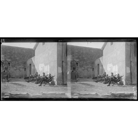 Bastia. Citadelle Watrin. Dépôt d’officiers, dans la cour. [légende d’origine]