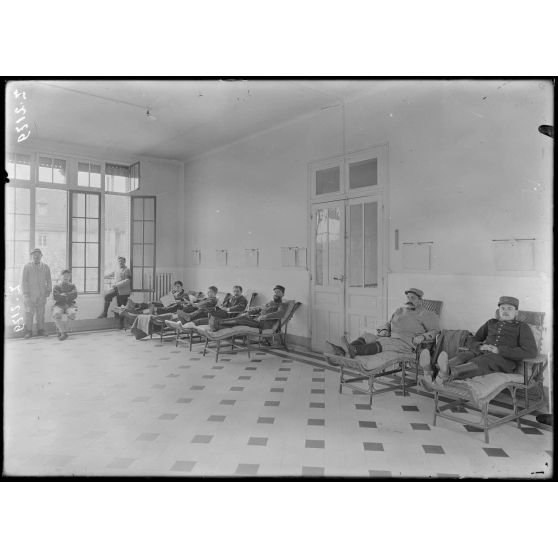 Paris. Dispensaire Léon Bourgeois, rue Vanneau, 55. Salle de repos. [légende d'origine]