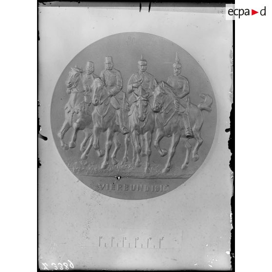 Paris. Musée Leblanc. Médaille de la guerre mondiale (revers). [légende d’origine]