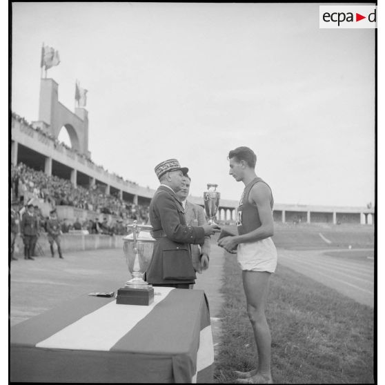 Remise de trophée.